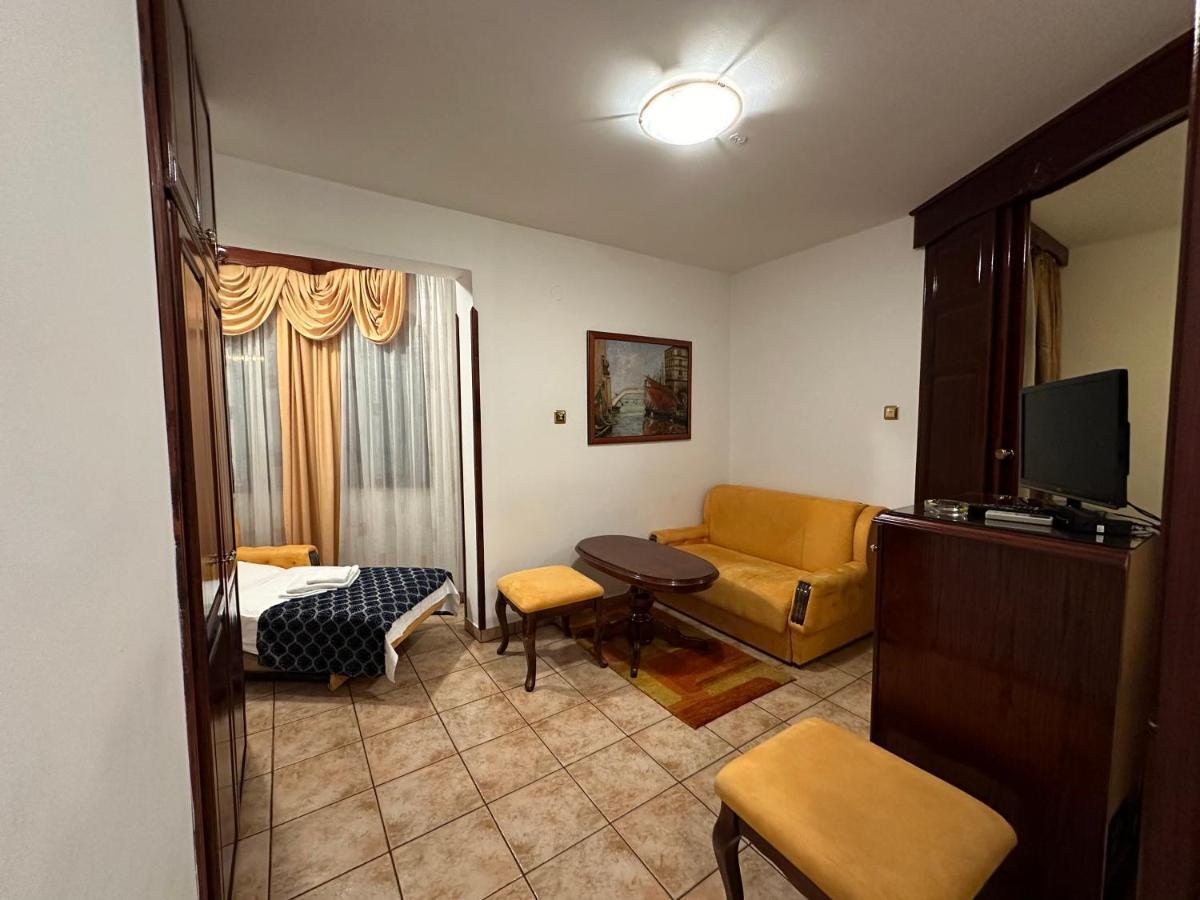 Beatrix Lux Hotel Budva Exterior foto