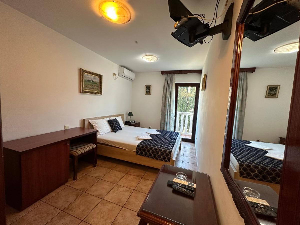 Beatrix Lux Hotel Budva Exterior foto