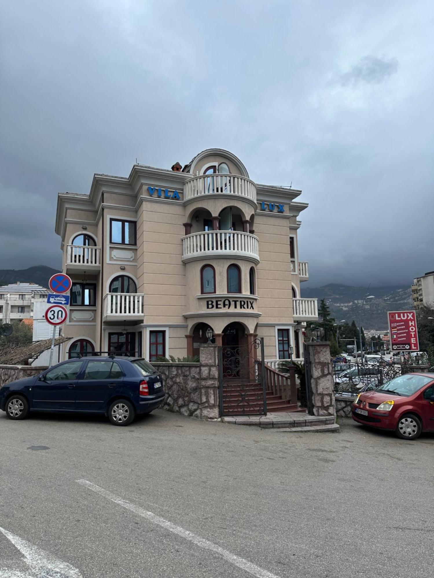 Beatrix Lux Hotel Budva Exterior foto